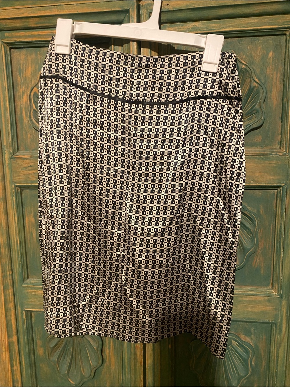 Banana Republic Black and White Geometric Pencil Skirt